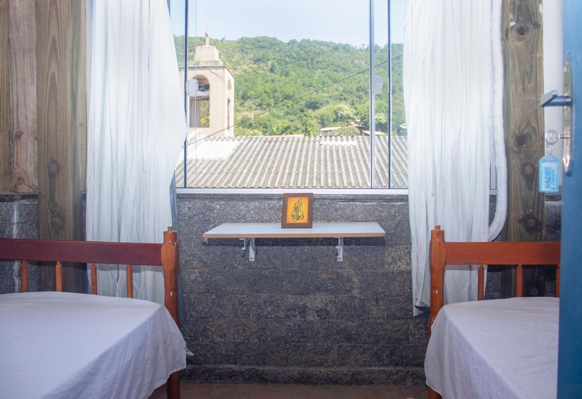 Sea Wolf Surf Hostel ฟลอเรียนอโปลิส ภายนอก รูปภาพ